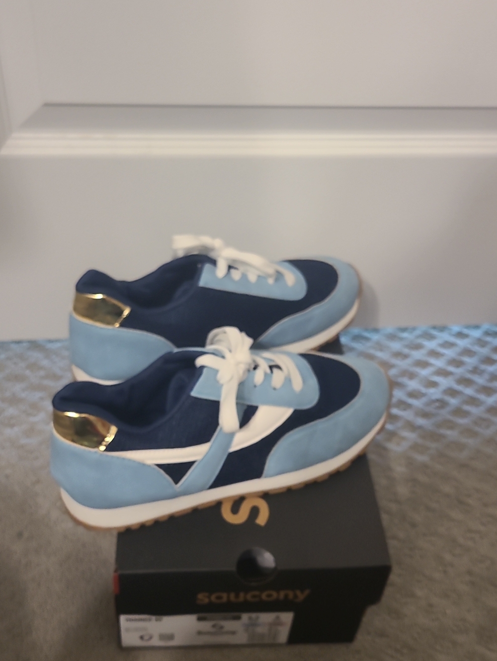 Saucony Women's Light Blue & Navy Athletic Sneakers with Gold Accent
